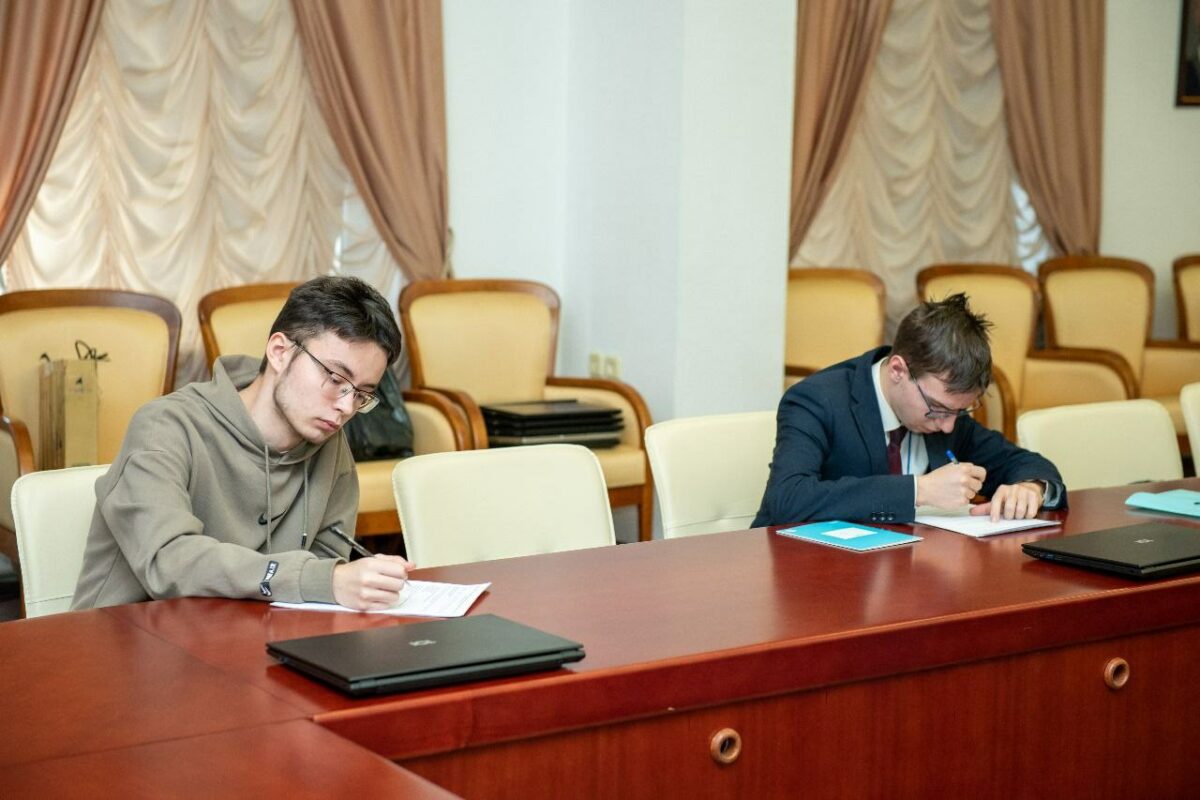 30.11.2023 г. Состоялась Краевая олимпиада среди обучающихся  общеобразовательных организаций Хабаровского края на знание истории  государства и права