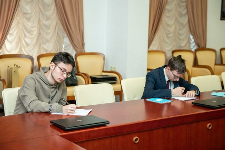 30.11.2023 г. Состоялась Краевая олимпиада среди обучающихся  общеобразовательных организаций Хабаровского края на знание истории  государства и права